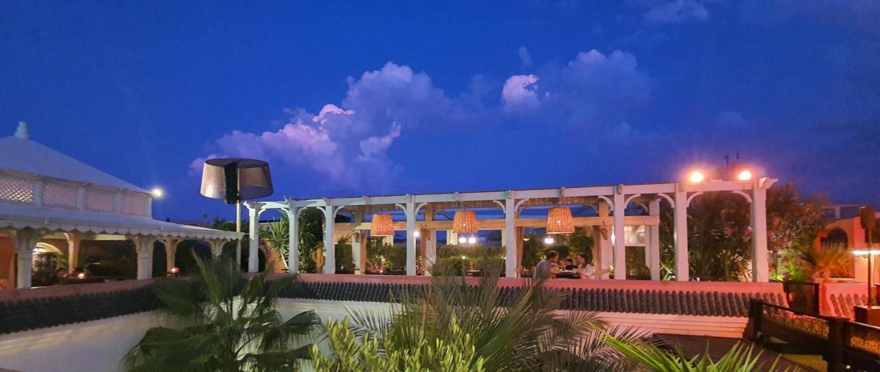 Riad Monceau Marrakesh Bagian luar foto